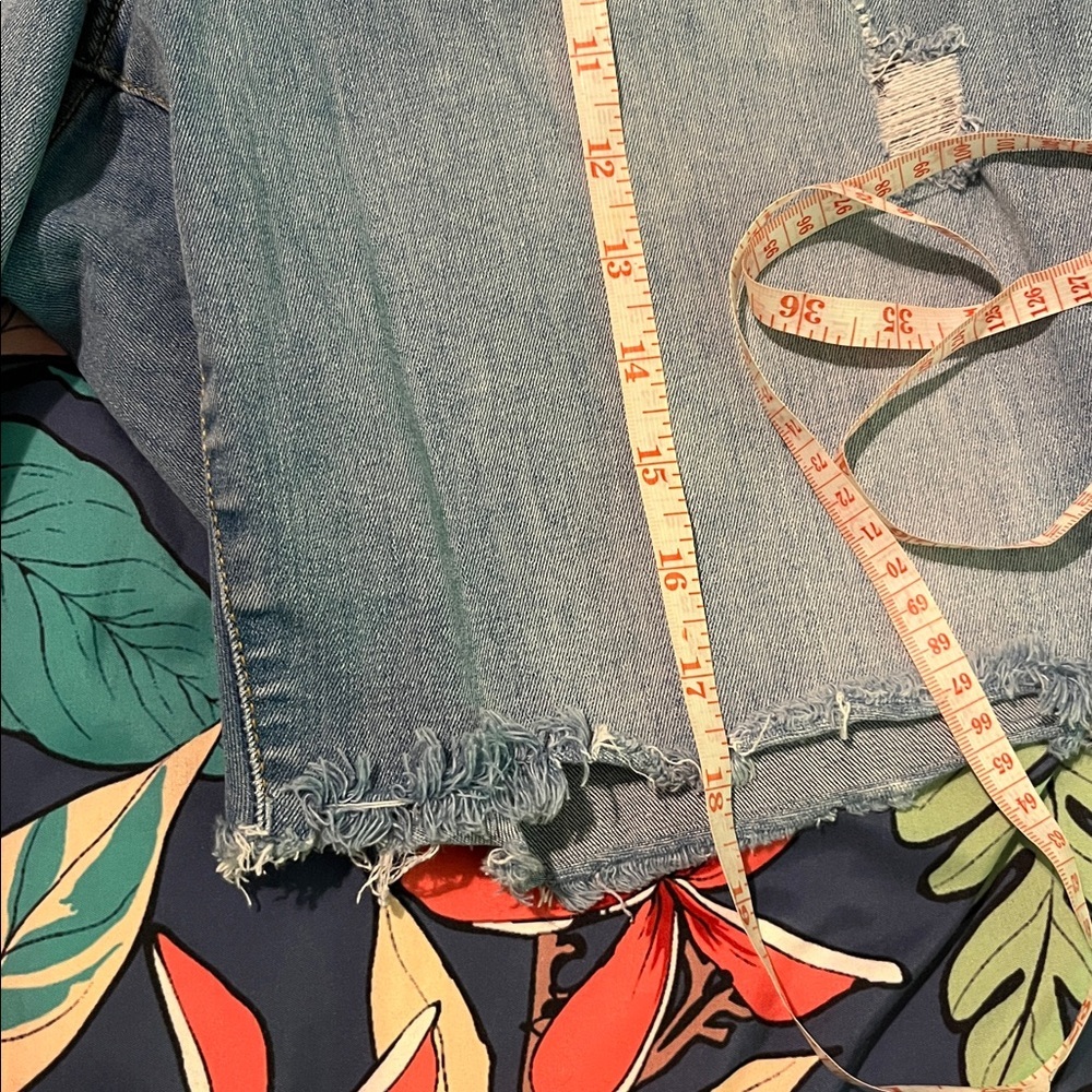 Universal Thread cut offs with stretch - Picture 6 of 6